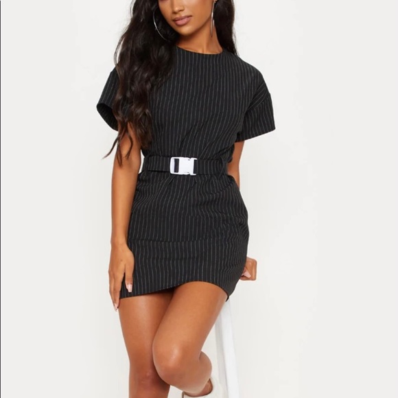 Women's Black Pin Stripe Belt T Shirt Dress - Size 4 Women's Black Pin Stripe Belt T Shirt Dress - Size 4